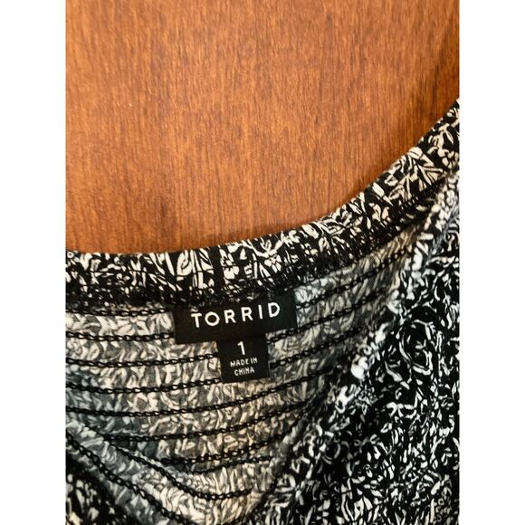 Torrid | Black & White Floral Smocked Bell Sleeve Skater Dress | 1X - Picture 3 of 5